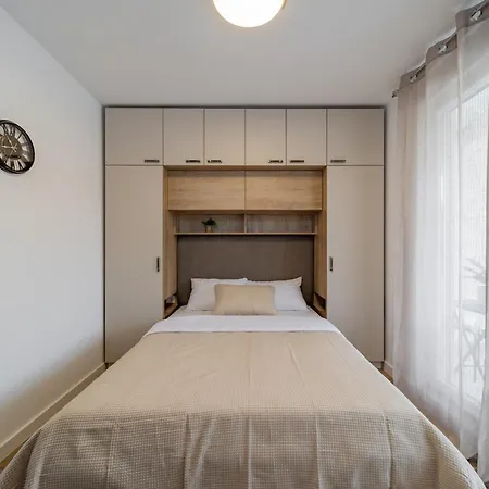 Nuevo 1 Apartment *