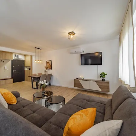 Nuevo 1 Apartment *